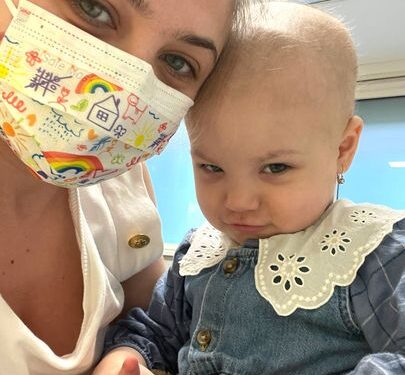 La vârsta la care majoritatea copiilor învață să meargă, Theoris se luptă cu leucemia