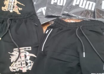 Jandarmii brăileni au oprit de la comercializare mai multe articole  vestimentare care purtau mărci identice sau similare cu o marcă înregistrată