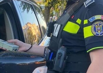 Accident pe DN 2B, la ieșire din localitatea Oprișenești. Unul dintre șoferii implicați era sub influența alcoolului