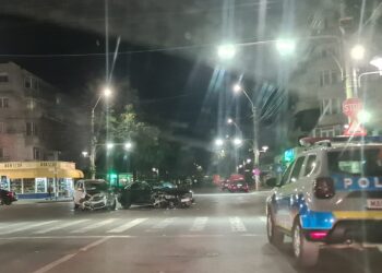 Trei persoane au ajuns la spital în urma unui accident rutier la intersecția Bulevardului Dorobanților cu strada Eremia Grigorescu