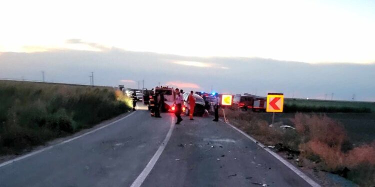 Accident grav pe DJ 211A, între localitățile Viziru și Bordei Verde. Unul dintre șoferii implicați a decedat