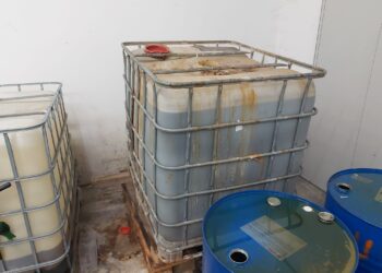Comisarii Gărzii de Mediu Brăila au depistat, la un operator economic, 9 cubitainere care conțin diferite substanțe chimice și amestecuri de substanțe chimice având termenele de valabilitate depășite