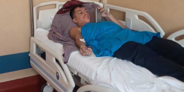 O mamă trebuie să strângă 30.000 de euro pentru viața fiului ei