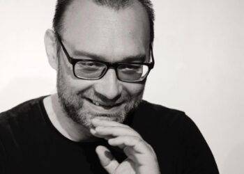 Directorul al Teatrului de Artă din București, Bogdan Budeș a murit în urma unui infarct în somn. El va fi înmormântat la Brăila, orașul său natal