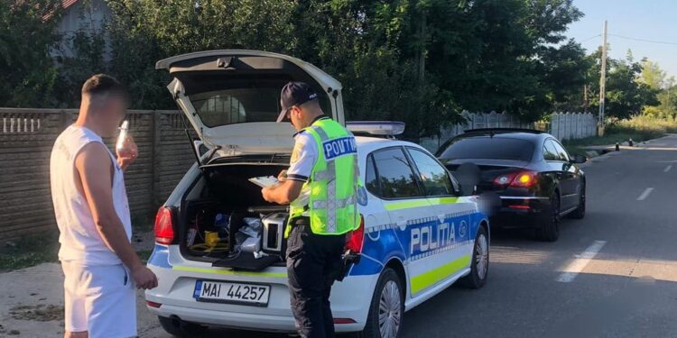 Polițiștii rutieri au lăsat fără permise de conducere 14 șoferi