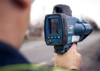 Miercuri, 7 august a.c., în intervalul orar 15:00-18:00, polițiștii din cadrul Serviciului Rutier Brăila au aplicat 17 sancțiuni contravenționale, dintre care 12 pentru viteză