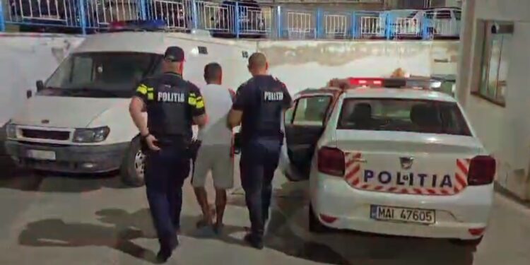 Bărbat din Chiscani reținut de polițiști după ce a lovit un tânăr de 19 ani