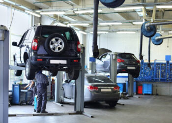 Agenții economici care prestează servicii de întreținerea și repararea autovehiculelor verificați de polițiști dacă eliberează bonuri fiscale