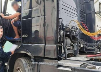 Cap tractor asigurat în fals, descoperit cu ajutorul aplicației eDAC, la Punctul Poliției de Frontieră Zona Liberă Brăila