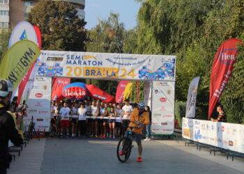 Peste 800 de alergători la Semimaratonul Brăila 2024. S-a alergat și pentru 7 cauze umanitare