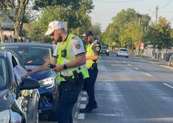 În cursul zilei de sâmbătă polițiștii au organizat 15 acțiuni și au intervenit la 60 de evenimente, dintre care 49 au fost sesizate de cetățeni prin 112
