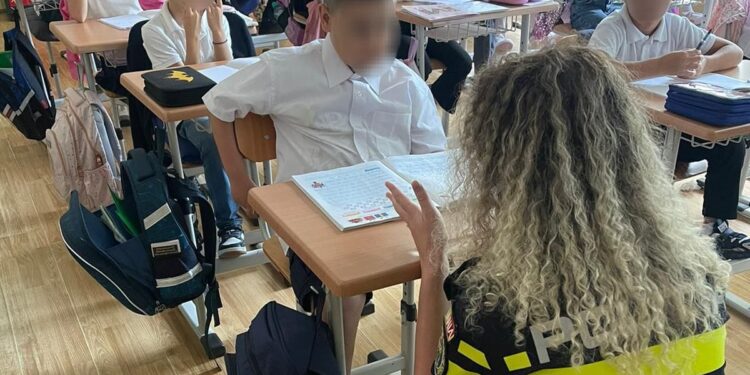 Campania “Tăcerea e tot violență. Vocea ta e soluția”