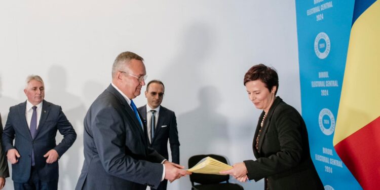 Președintele PNL, Nicolae Ciucă și-a înregistrat la BEC candidatura pentru funcția de Președinte al României