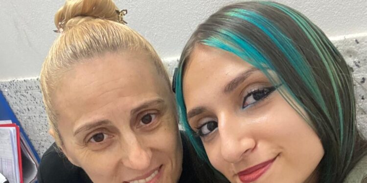 40.900 de euro pentru o viață fără durere. Ajut-o pe Denisa să-și recâștige copilăria