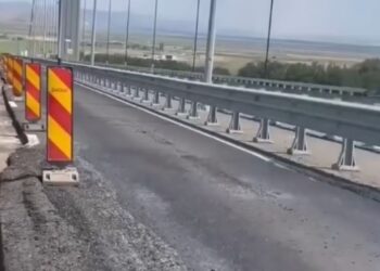 Săptămâna viitoare constructorul va începe să aștearnă primul strat de mixtură bituminoasă pe podul de la Brăila
