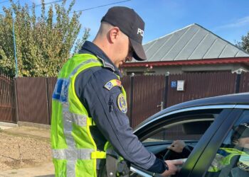 Acțiune pentru reducerea riscului rutier pe raza municipiului, cu accent pe creșterea vizibilității poliției în stradă și asigurarea unei semnalizări corespunzătoare pe timpul nopții a vehiculelor