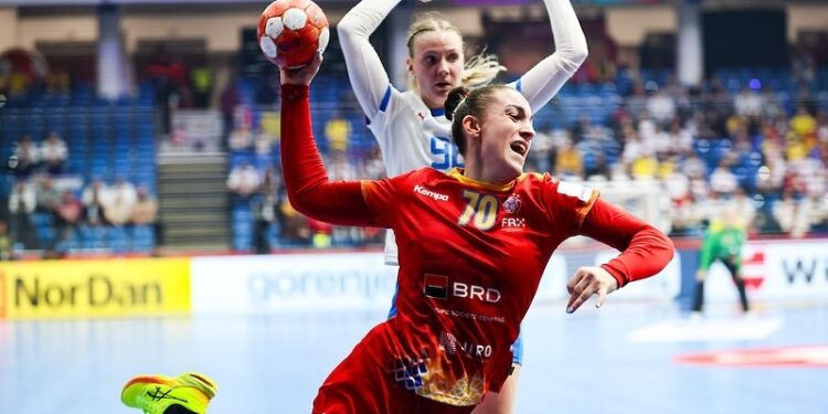 România a învins Cehia după ce a fost condusă în două rânduri la o diferență de 6 goluri