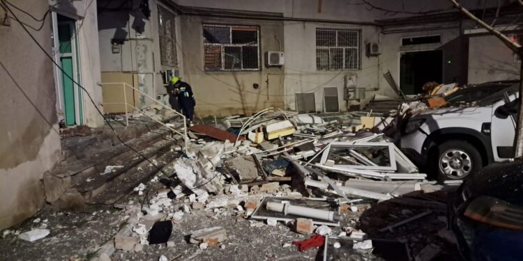 Explozie la un apartament de la etajul 1 al blocului 1 de pe Calea Galați din municipiul Brăila