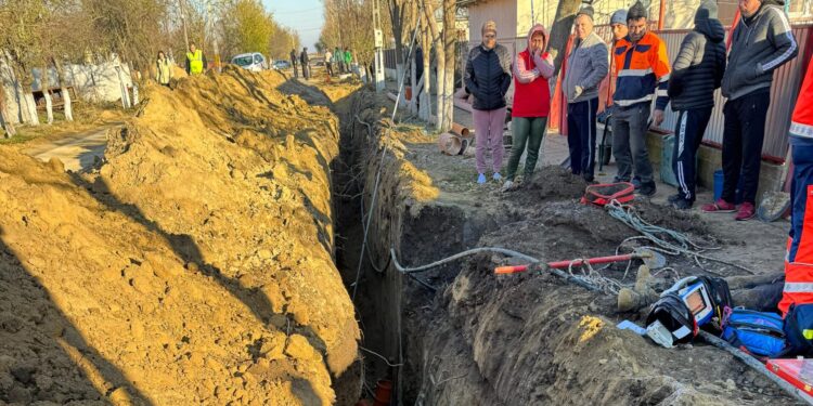 O persoană decedată și una în stare inconștientă după ce peste ei a căzut un mal de pământ