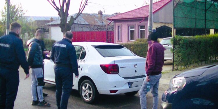 Substanțe interzise găsite de jandarmi într-un autoturism al unei firme de taxi
