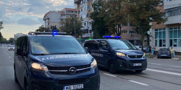 Tânără tăiată cu un cuțit în Cartierul Chercea