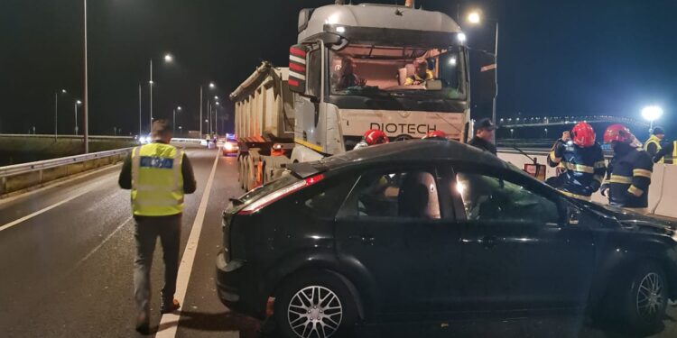 Accident podul suspendat peste fluviul Dunărea