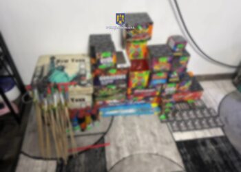 Percheziții în comuna Victoria într-un dosar privind operațiuni cu articole pirotehnice fără drept