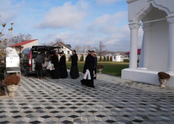 Daruri pentru 150 de copii din zona sinistrată oferite de preoții și credincioșii brăileni