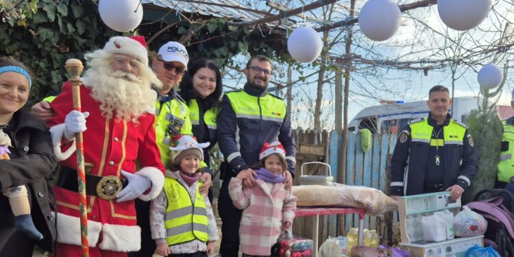 POLIȚIȘTII S-AU MOBILIZAT PENTRU A SPRIJINI FAMILIA AFECTATĂ DE INCENDIU