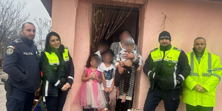 ÎNCĂ UN AN AL POLIȚIȘTILOR ÎN ROLUL LUI MOȘ CRĂCIUN