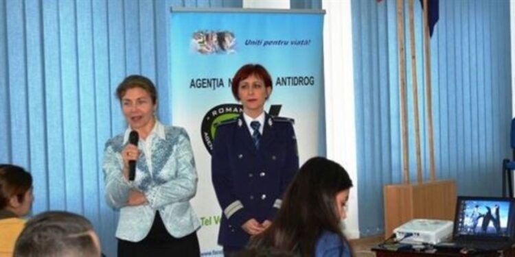 Specialiștii antidrog din Brăila, alături de elevi și profesori pentru prevenirea consumului de droguri în cadrul programului ”Școala altfel”