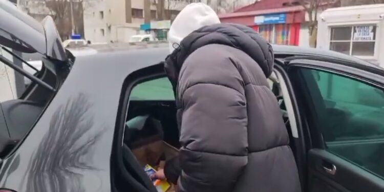 surprins de jandarmi în timp ce comercializa ilegal baterii de artificii