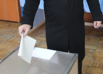 CCR a anulat primul tur al alegerilor
