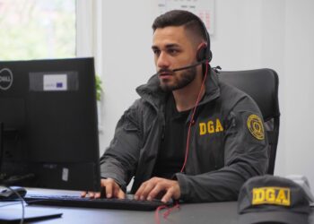Mită de 10.000 de euro respinsă de un polițist