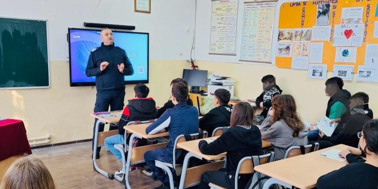 Jandarmeria Brăila rămâne un partener implicat în procesul educațional al elevilor și anul acesta