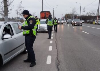 Opt șoferi au rămas fără permis de conducere după ce au pus în pericol siguranța altor participanți la trafic