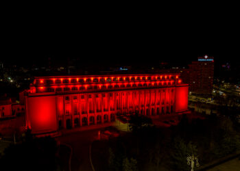 România iluminată în roșu pentru Ziua Europeană 112