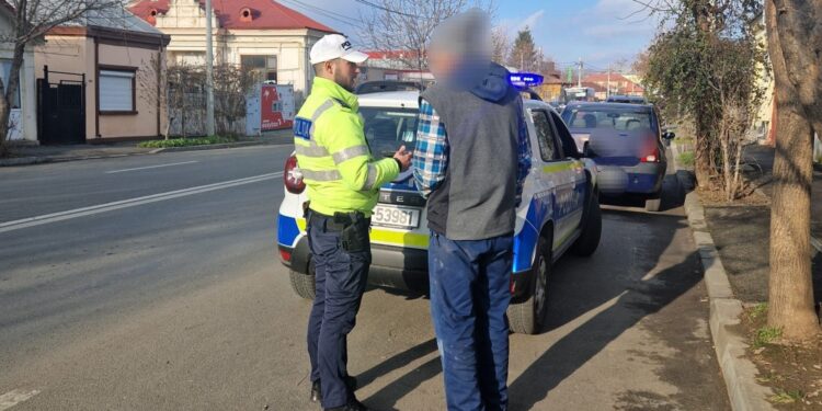 pentru conștientizarea și responsabilizarea tuturor participanților la trafic cu privire la riscurile la care se expun