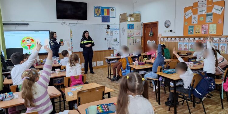 Activități preventive desfășurate de polițiști la Școala Al. S. Pușkin