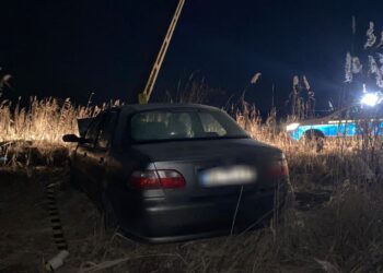 A intrat cu masina in stalp