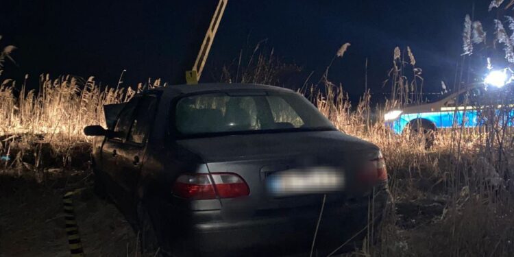 A intrat cu masina in stalp