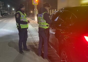 O persoană s-ar fi urcat la volan sub influența alcoolului