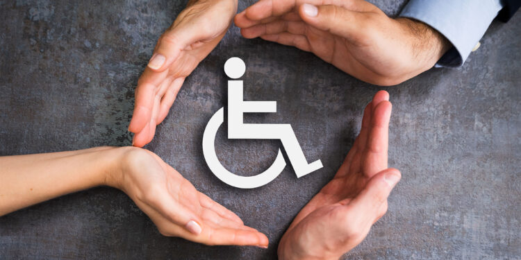 persoanelor cu grad de handicap incompatibil cu deținerea permisului de conducere auto