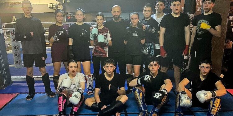 Urban Warrior Gym trimite 13 juniori la Turneul Campionilor la kickboxing