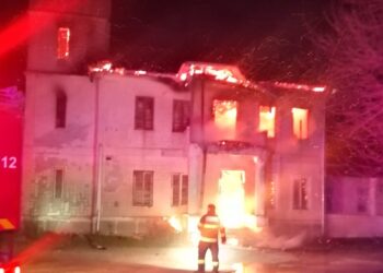 Incendiu în comuna Viziru, în vecinătatea Centrului Local APIA