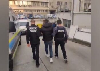 Reținuți de polițiști și apoi arestați preventiv pentru tâlhărie calificată și alte infracțiuni