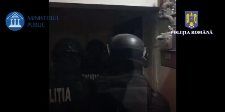 percheziții desfășurate într-un dosar penal privind acțiuni împotriva ordinii constituționale și alte infracțiuni