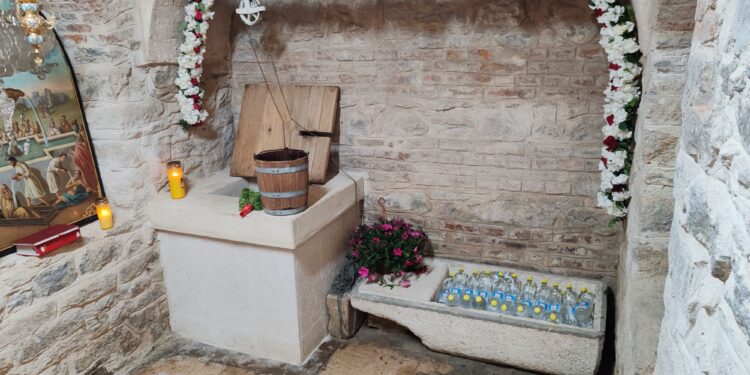 Biserica Greacă „Buna Vestire” a devenit loc de pelerinaj de sărbătoarea Izvorului Tămăduiri