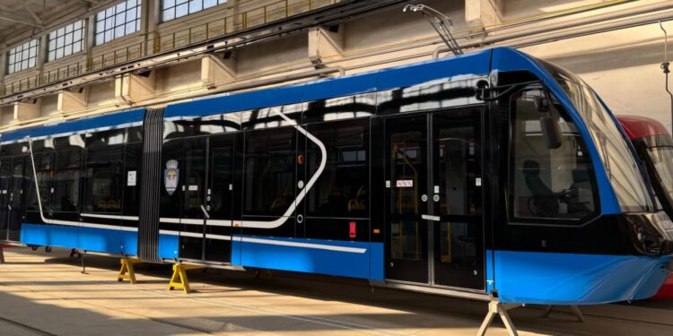 Se botează cel de-al 10-lea tramvai care va veni la Brăila