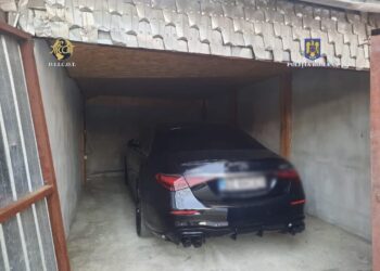 Acțiune pentru destructoarea unei grupări specializate în spălare de bani